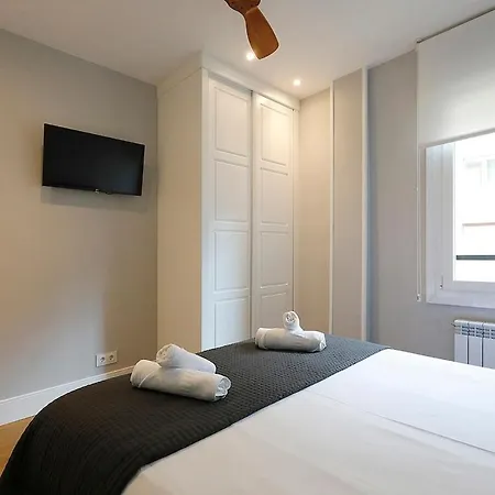 Con Parking A 15 De La Playa Σαν Σεμπαστιάν